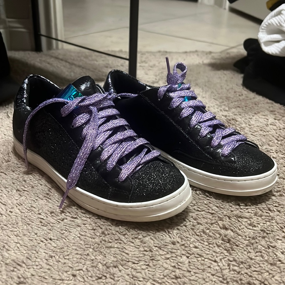 Barely worn sneakers